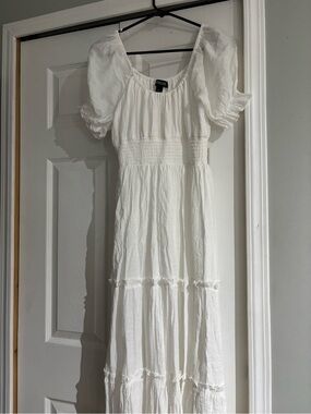 Streetwear Society White Puff-Sleeve Maxi Dress